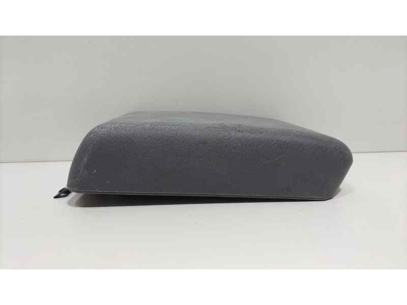 Recambio de apoyabrazos central para nissan terrano/terrano.ii (r20) se (5-ptas.) referencia OEM IAM 969200X800 85512 