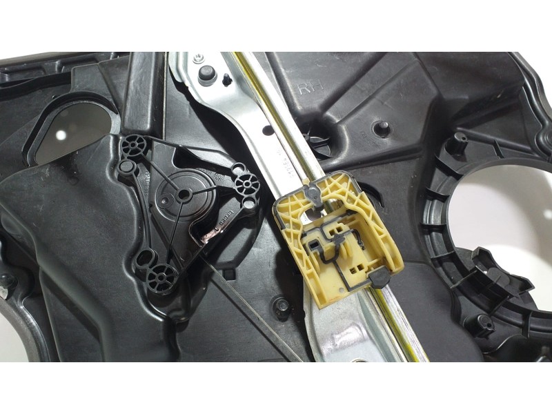 Recambio de elevalunas trasero derecho para volvo xc70 kinetic awd referencia OEM IAM 306610 65466 