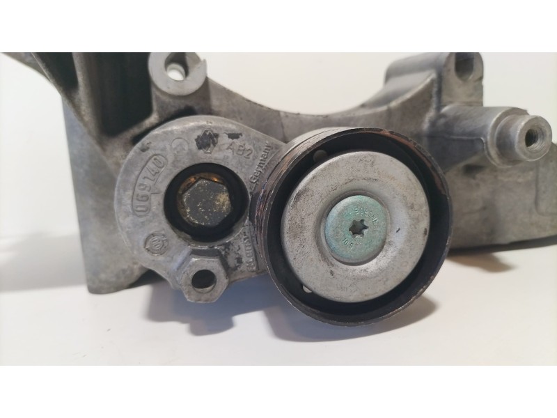 Recambio de soporte alternador para renault laguna ii (bg0) 1.9 dci diesel fap referencia OEM IAM 7700115750 73920 R