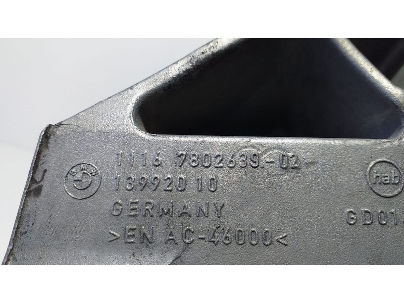 Recambio de soporte alternador para bmw x3 (e83) 2.0d referencia OEM IAM 11167802639 73925 R