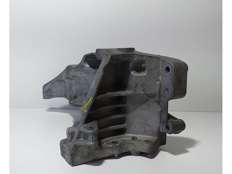 Recambio de soporte alternador para bmw x3 (e83) 2.0d referencia OEM IAM 11167802639 73925 R