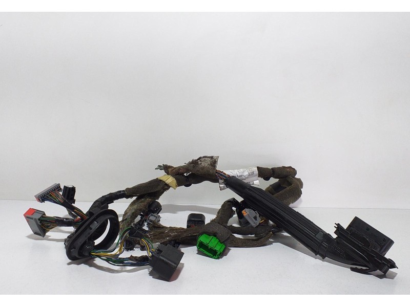 Recambio de puerta delantera derecha para volvo xc70 kinetic awd referencia OEM IAM D5244T10 65471 