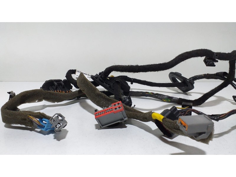 Recambio de puerta trasera izquierda para volvo xc70 kinetic awd referencia OEM IAM D5244T10 65491 