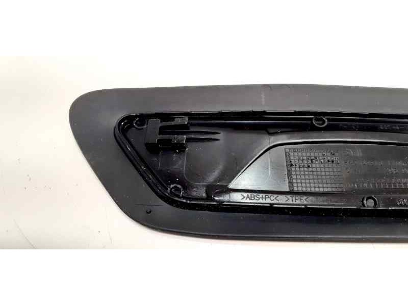 Recambio de molduras traseras para bmw serie 2 active tourer (f45) 218d referencia OEM IAM 51477298909 41127 