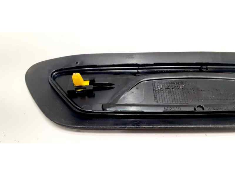 Recambio de molduras traseras para bmw serie 2 active tourer (f45) 218d referencia OEM IAM 51477298910 41128 