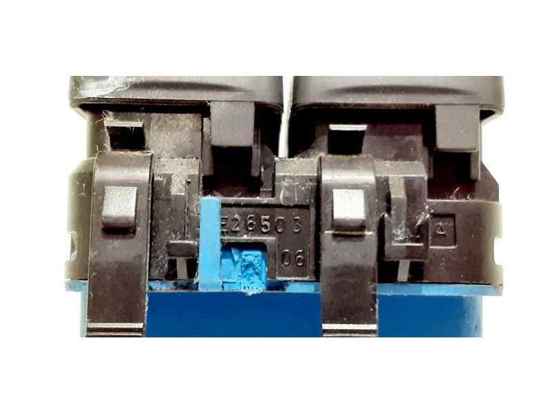 Recambio de mando elevalunas delantero izquierdo para renault clio iii exception referencia OEM IAM  41779 