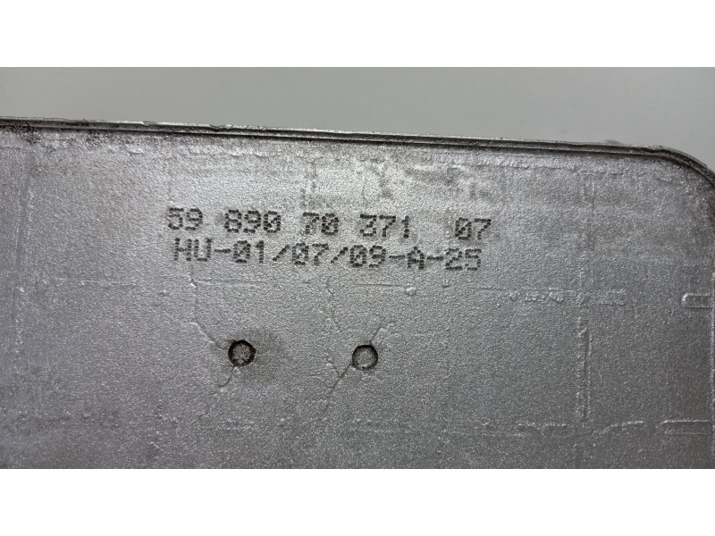 Recambio de enfriador aceite motor para land rover discovery 4 3.0 td v6 cat referencia OEM IAM 5989070371 75620 R