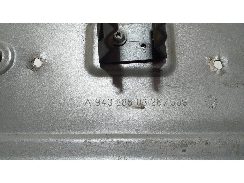 Recambio de portamatriculas para mercedes-benz actros 2/3 2 - ejes / 6 cil. 1841 4x2 om 501 la l (largo) referencia OEM IAM A943