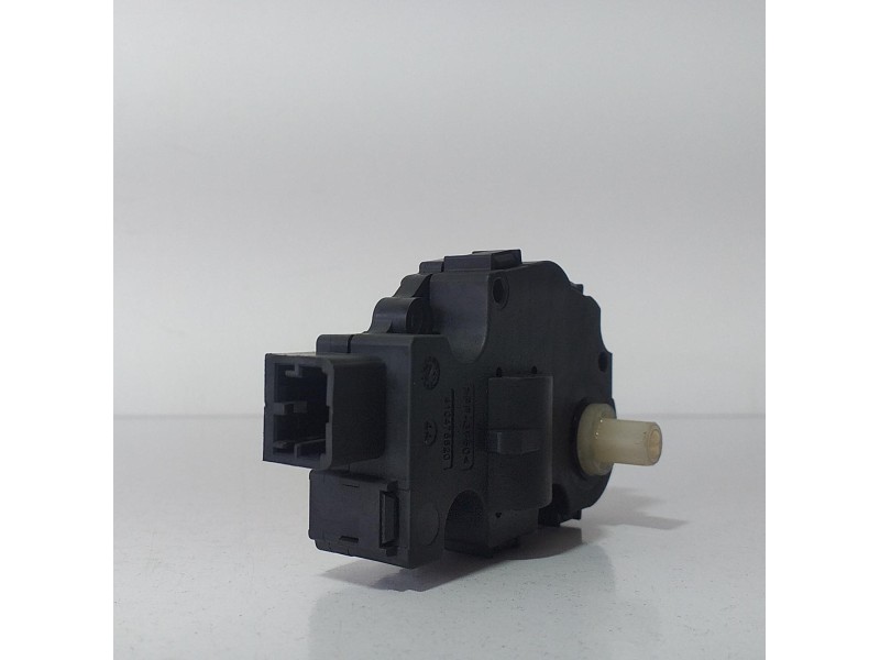 Recambio de motor apertura trampillas climatizador para audi q5 (8r) 3.0 tdi referencia OEM IAM EFB330 68721 