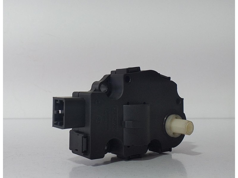 Recambio de motor apertura trampillas climatizador para audi q5 (8r) 3.0 tdi referencia OEM IAM EFB330 68722 