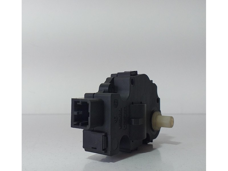 Recambio de motor apertura trampillas climatizador para audi q5 (8r) 3.0 tdi referencia OEM IAM EFB330 68724 