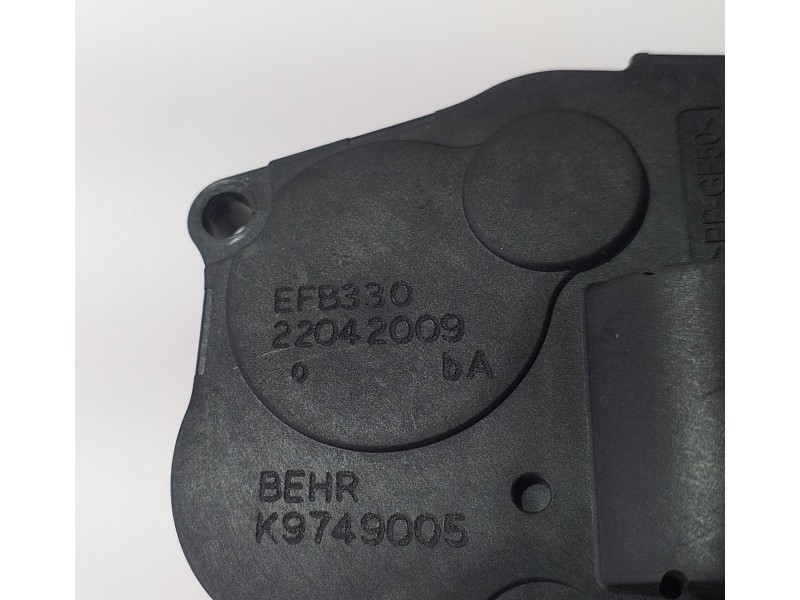 Recambio de motor apertura trampillas climatizador para audi q5 (8r) 3.0 tdi referencia OEM IAM EFB330 68725 