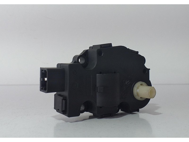 Recambio de motor apertura trampillas climatizador para audi q5 (8r) 3.0 tdi referencia OEM IAM EFB330 68725 