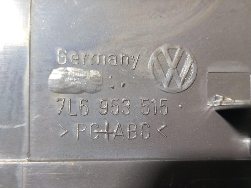 Recambio de molduras delanteras para volkswagen touareg (7l6) tdi v6 +motion referencia OEM IAM 7L6953515 77932 