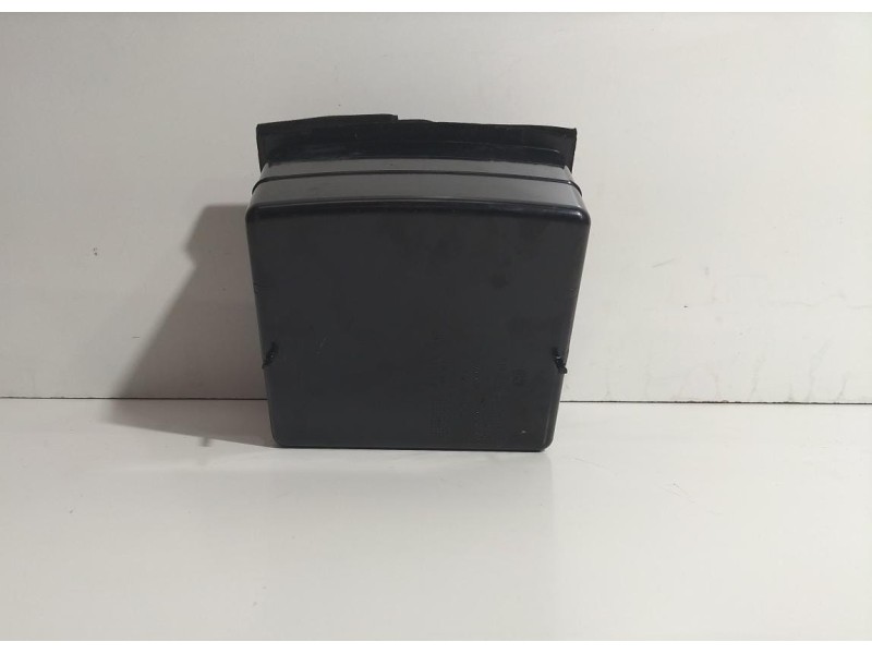 Recambio de apoyabrazos central para volkswagen touareg (7l6) tdi v6 +motion referencia OEM IAM 7L6863284B 77894 