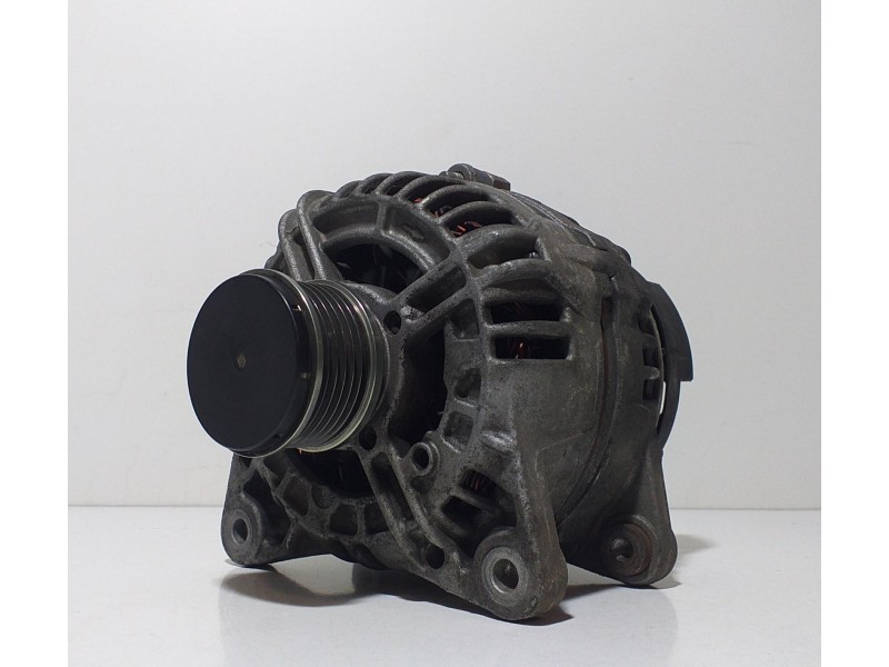 Recambio de alternador para nissan juke (f15) acenta referencia OEM IAM 8200728292E 68750 