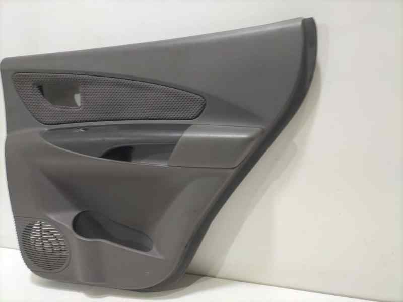 Recambio de guarnecido puerta trasera derecha para hyundai tucson (jm) 2.0 crdi style referencia OEM IAM 833812E000 82093 