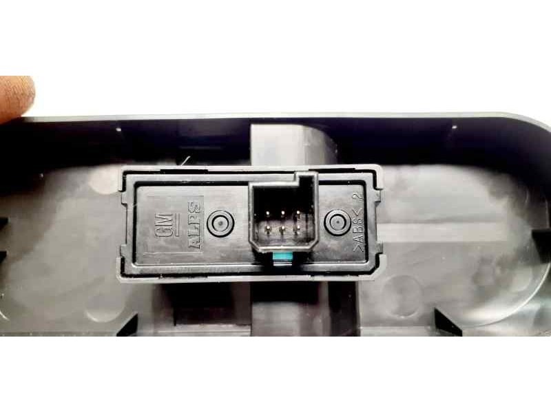 Recambio de mando elevalunas delantero derecho para opel zafira b 1.9 cdti referencia OEM IAM 13228709 42950 