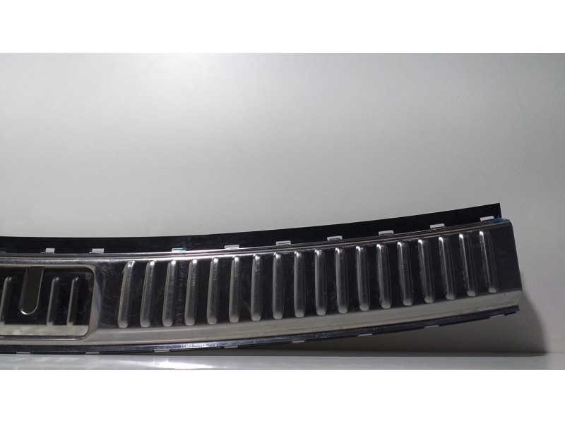 Recambio de guarnecido porton trasero para porsche cayenne (typ 92aa) gts referencia OEM IAM 7P0863459E 66212 