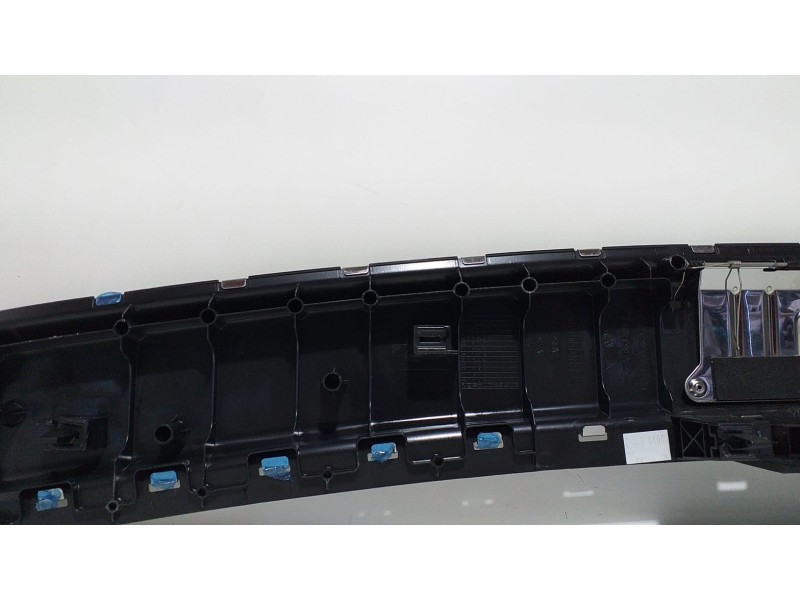 Recambio de guarnecido porton trasero para porsche cayenne (typ 92aa) gts referencia OEM IAM 7P0863459E 66212 