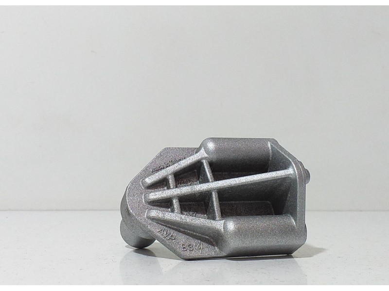 Recambio de soporte radiador para porsche cayenne (typ 92aa) gts referencia OEM IAM 7P0121079 66215 