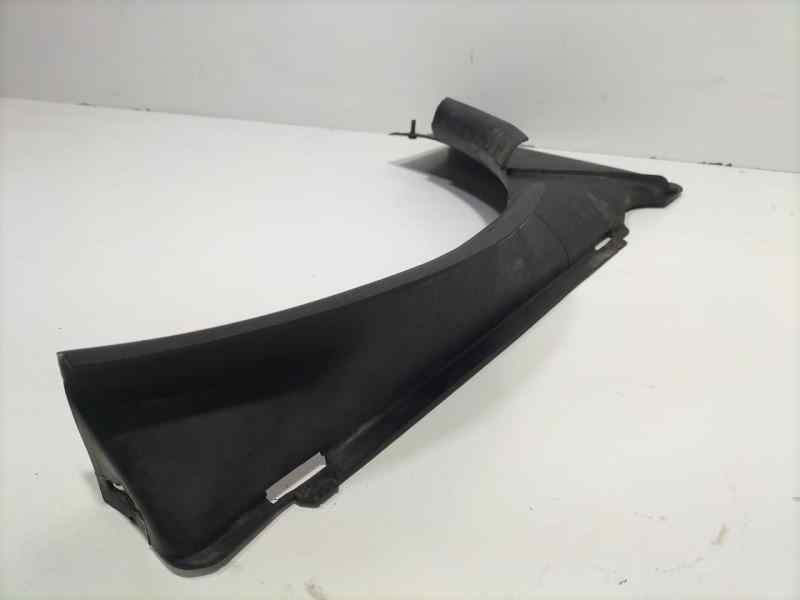 Recambio de molduras delanteras para tata telcoline 4x4 pick up referencia OEM IAM D/483DLTC49 82105 