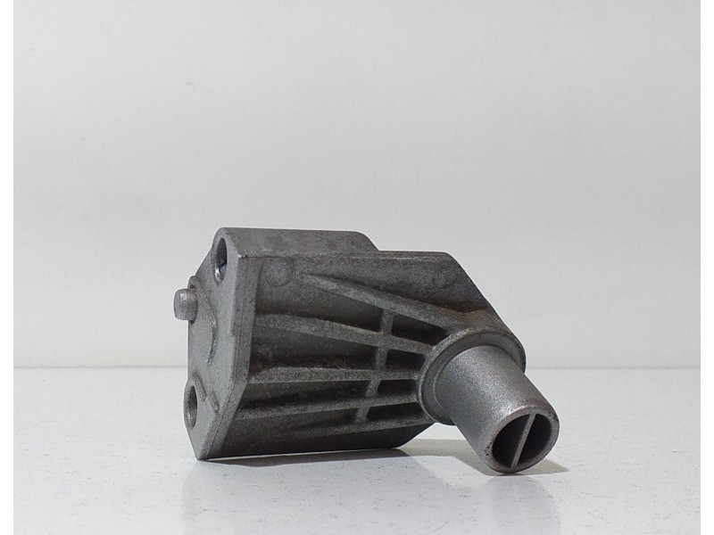 Recambio de soporte radiador para porsche cayenne (typ 92aa) gts referencia OEM IAM 7P0121079 66215 