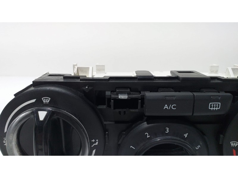 Recambio de mando calefaccion / aire acondicionado para peugeot 208 style referencia OEM IAM E1063071 58464 