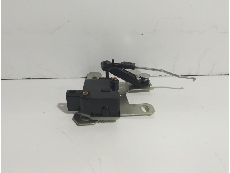 Recambio de motor cierre centralizado porton para volkswagen touareg (7l6) tdi v6 +motion referencia OEM IAM 7L6827425A 77969 