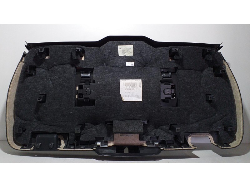 Recambio de guarnecido porton trasero para porsche cayenne (typ 92aa) gts referencia OEM IAM 7P5867601 66221 