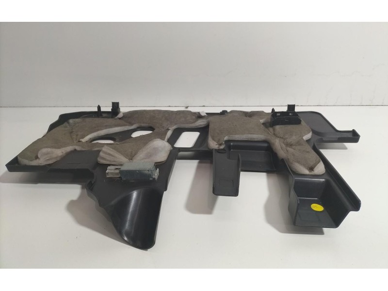 Recambio de molduras delanteras para volkswagen touareg (7l6) tdi v6 +motion referencia OEM IAM 7L6815173G 77985 