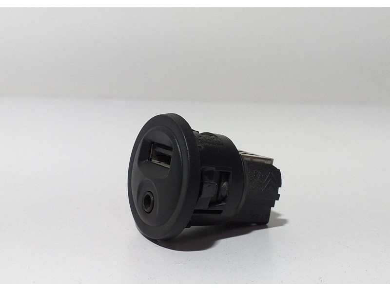 Recambio de intercooler para peugeot 208 style referencia OEM IAM 9664785277 58486 