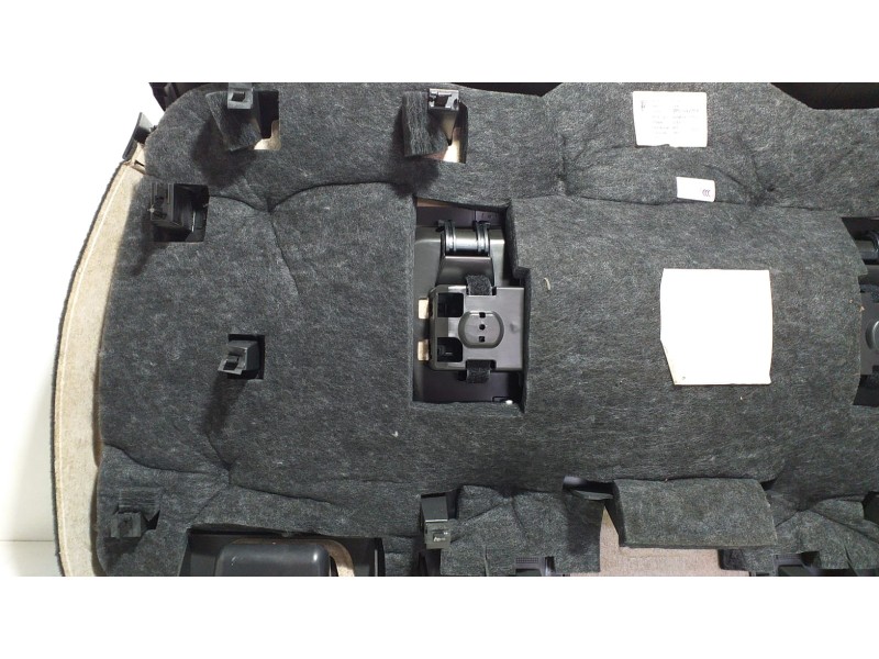 Recambio de guarnecido porton trasero para porsche cayenne (typ 92aa) gts referencia OEM IAM 7P5867601 66221 