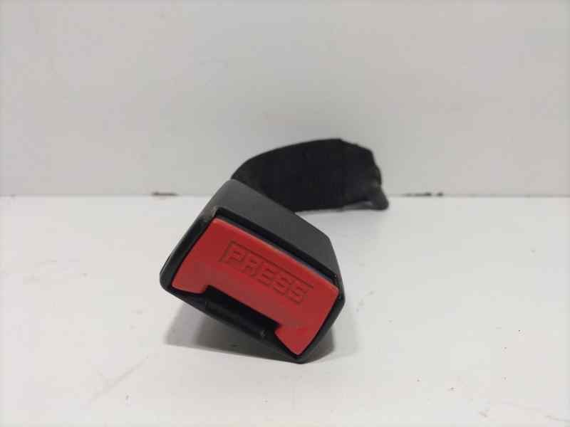 Recambio de cinturon seguridad trasero derecho para peugeot 206 berlina xt referencia OEM IAM KFW 82115 