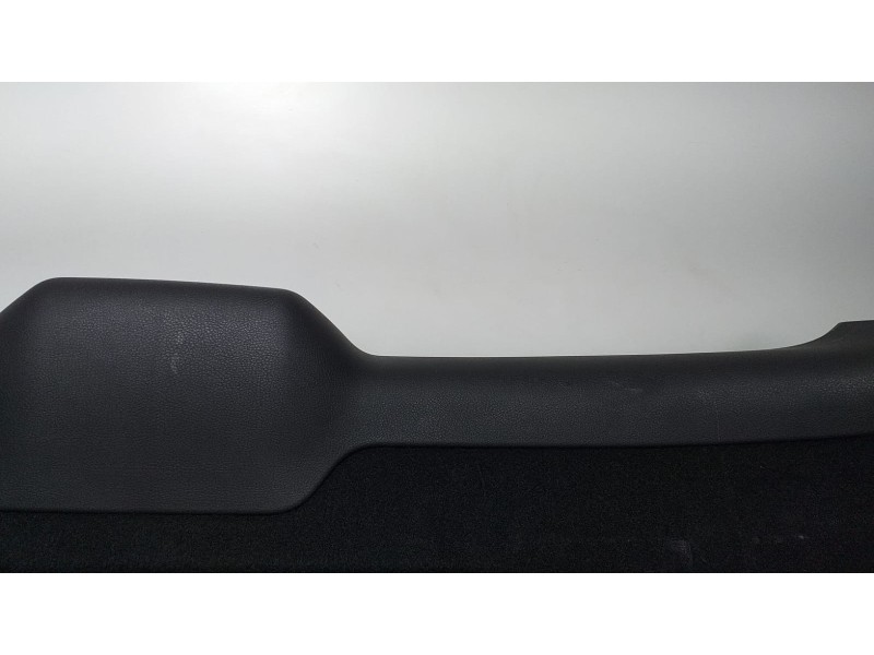 Recambio de guarnecido porton trasero para porsche cayenne (typ 92aa) gts referencia OEM IAM 7P5867601 66221 