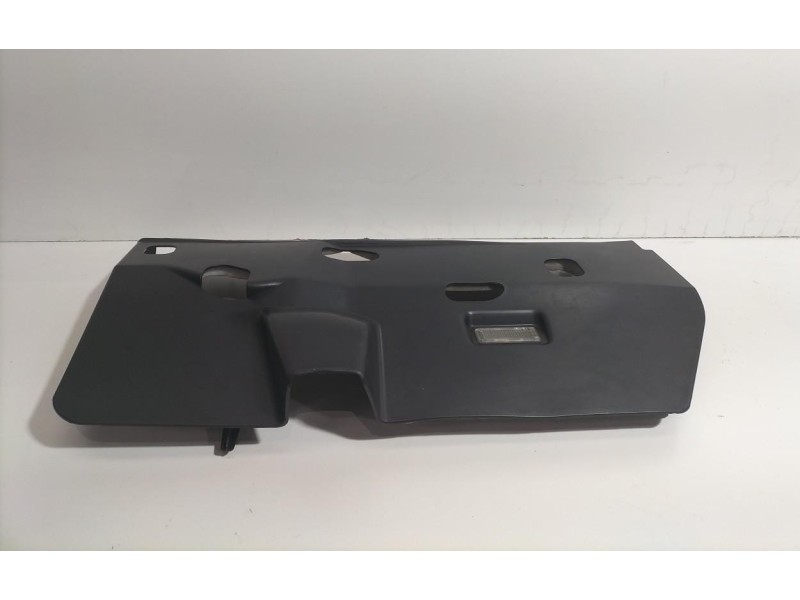 Recambio de molduras delanteras para volkswagen touareg (7l6) tdi v6 +motion referencia OEM IAM 7L6815174E 77986 