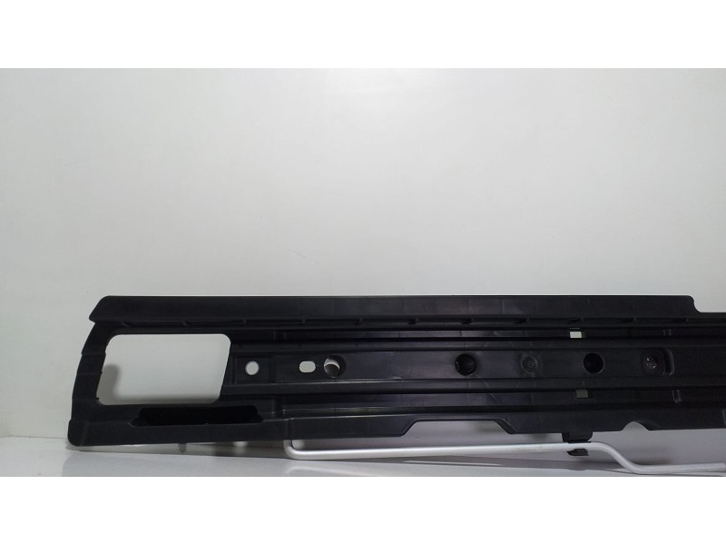 Recambio de guarnecido porton trasero para porsche cayenne (typ 92aa) gts referencia OEM IAM 7P0863599A 66225 
