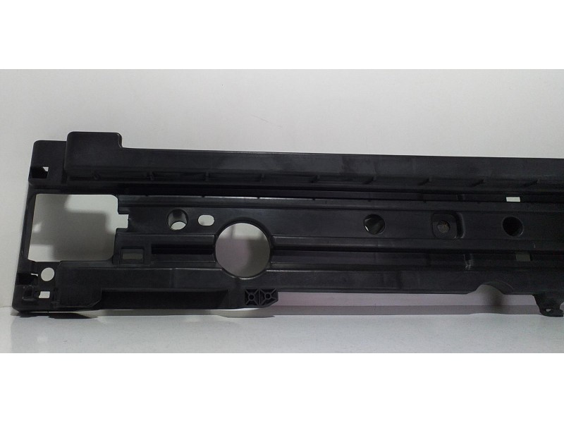 Recambio de guarnecido porton trasero para porsche cayenne (typ 92aa) gts referencia OEM IAM 7P0863600A 66226 