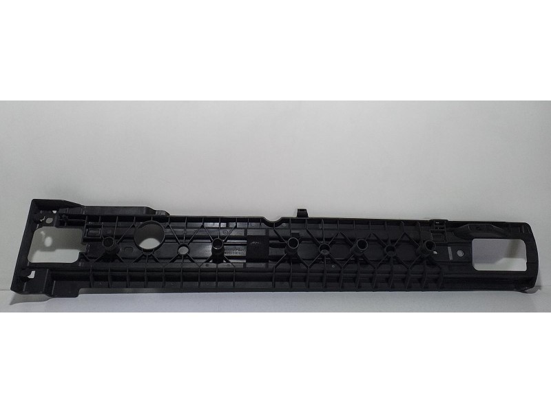 Recambio de guarnecido porton trasero para porsche cayenne (typ 92aa) gts referencia OEM IAM 7P0863600A 66226 