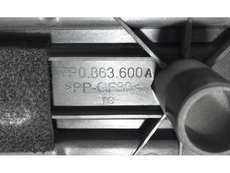 Recambio de guarnecido porton trasero para porsche cayenne (typ 92aa) gts referencia OEM IAM 7P0863600A 66226 