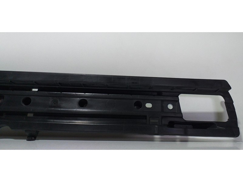 Recambio de guarnecido porton trasero para porsche cayenne (typ 92aa) gts referencia OEM IAM 7P0863600A 66226 