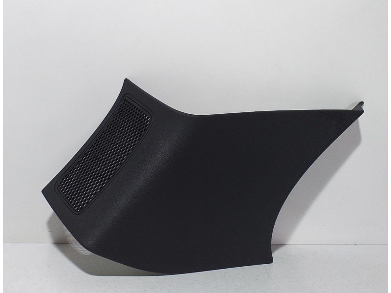 Recambio de guarnecido porton trasero para porsche cayenne (typ 92aa) gts referencia OEM IAM 7P5867245 66227 