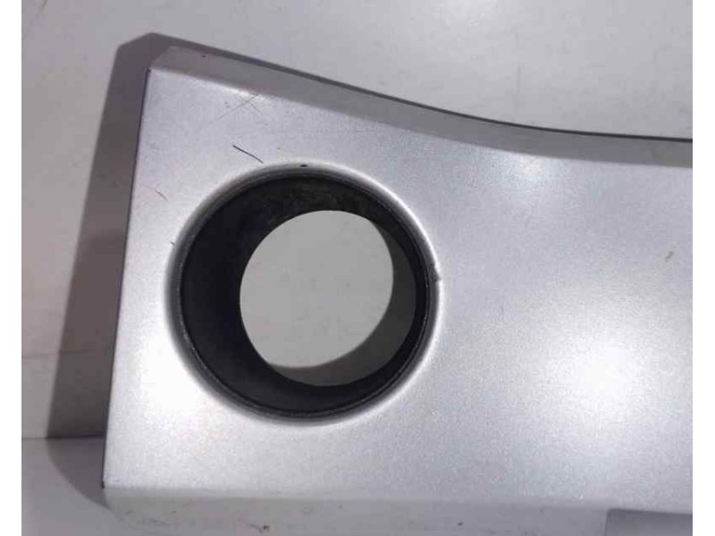 Recambio de molduras delanteras para volkswagen touareg (7l6) tdi v6 +motion referencia OEM IAM 7L6857224H 78075 