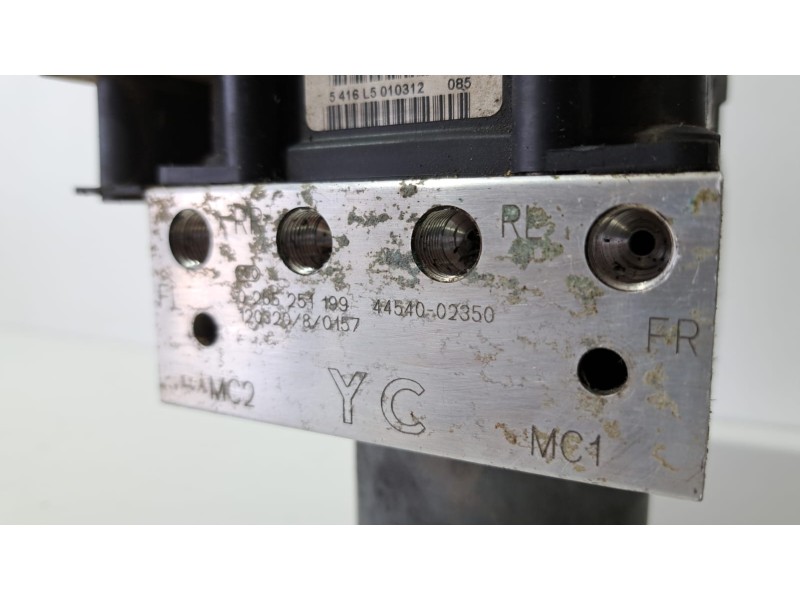 Recambio de abs para toyota auris 1.6 16v cat referencia OEM IAM 4454002350 75751 R