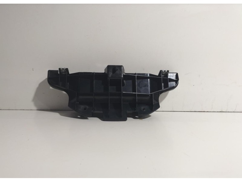 Recambio de molduras delanteras para volkswagen touareg (7l6) tdi v6 +motion referencia OEM IAM 7L6858435B 77899 