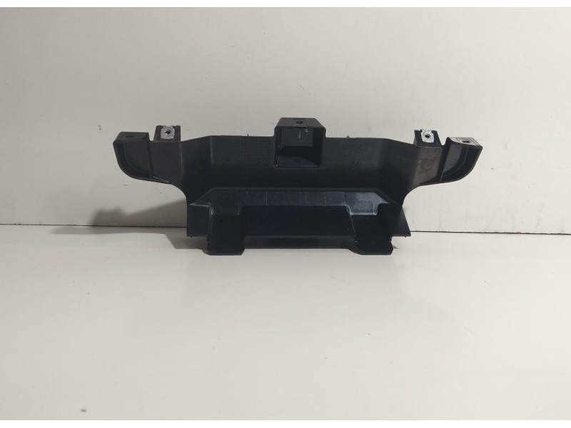Recambio de molduras delanteras para volkswagen touareg (7l6) tdi v6 +motion referencia OEM IAM 7L6858435B 77899 