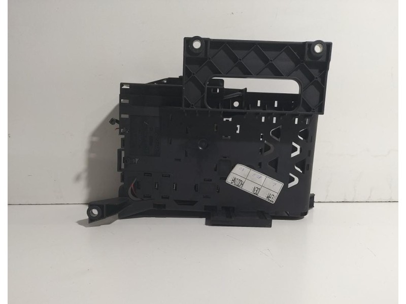 Recambio de caja reles / fusibles para volkswagen touareg (7l6) tdi v6 +motion referencia OEM IAM 7L0937548C 77952 