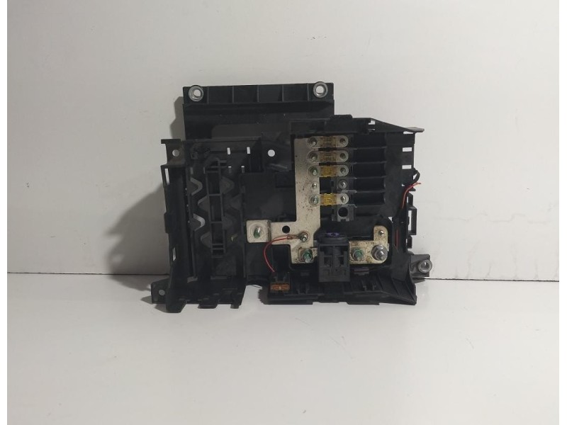 Recambio de caja reles / fusibles para volkswagen touareg (7l6) tdi v6 +motion referencia OEM IAM 7L0937548C 77952 