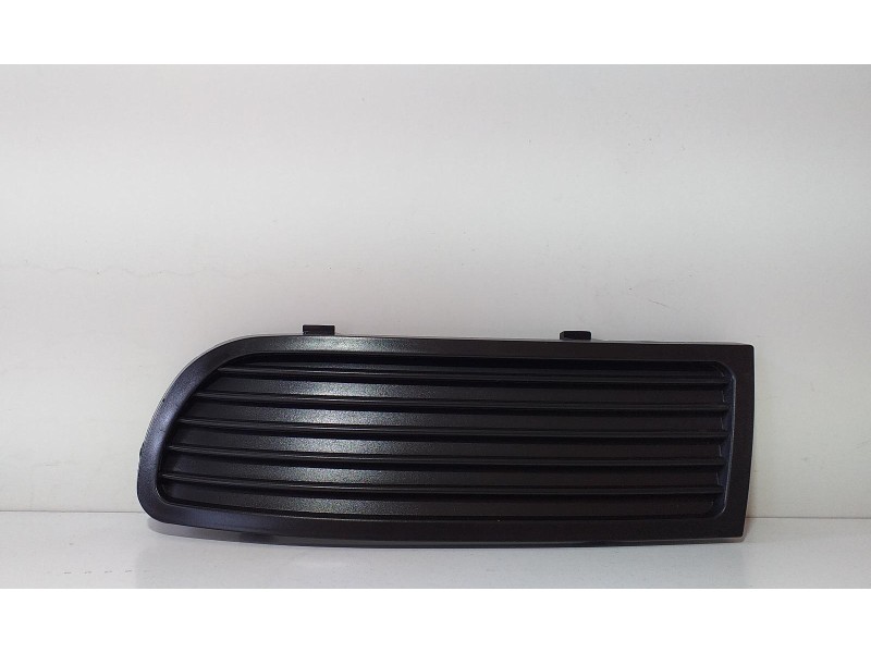 Recambio de rejilla paragolpes delantero para seat ibiza (6k) 1.6 referencia OEM IAM 107210918 68835 