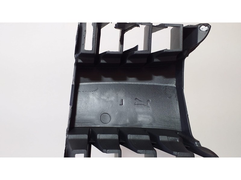 Recambio de rejilla paragolpes delantero para volkswagen passat berlina (3b3) comfortline referencia OEM IAM 05321451 68838  Recambio de rejilla paragolpes delantero para volkswagen passat berlina (3b3) comfortline referencia OEM IAM 05321451 68838